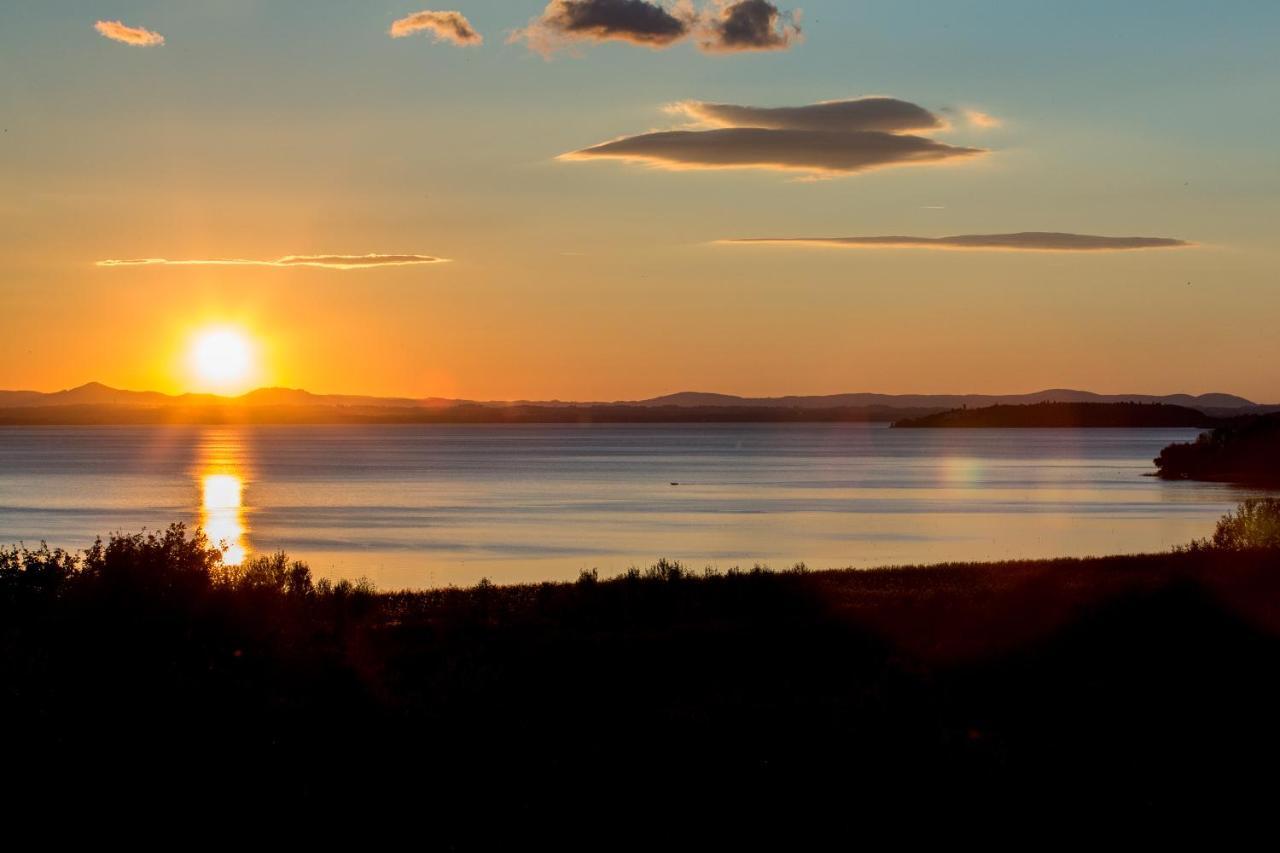 Villa dei Tramonti Passignano sul Trasimeno Esterno foto